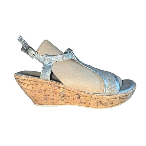 Born MJJ7 Silver Canvas & Leather Peep Toe Slingback Wedges Sz 10 Womens Wooden - Picture 1 of 16